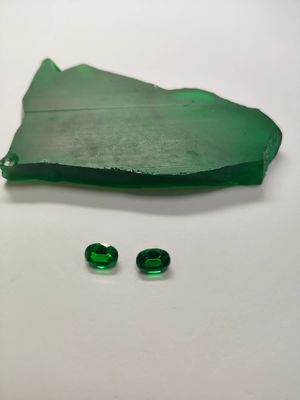 Saphir Edelsteen Raw Material Lab Made Olijfgroen Soft Mint Groen Smaragd Groen Voor Juwelen