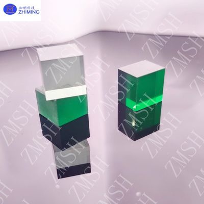 Groene saffier edelsteen: synthetische grondstof voor duurzame sieraden met een Mohs-hardheid van 9