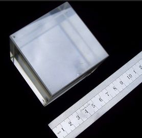 de Kristallen van het het Telluriumoxyde TeO2 van 10x10 mmt, het Substraat TeO2 van het Kristalwafeltje