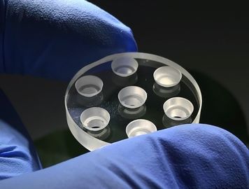 Goede prijs Het ronde Deel van de de Lensassemblage van het Saffierglas met het Hoge Warmtegeleidingsvermogen van het Gootsteengat online